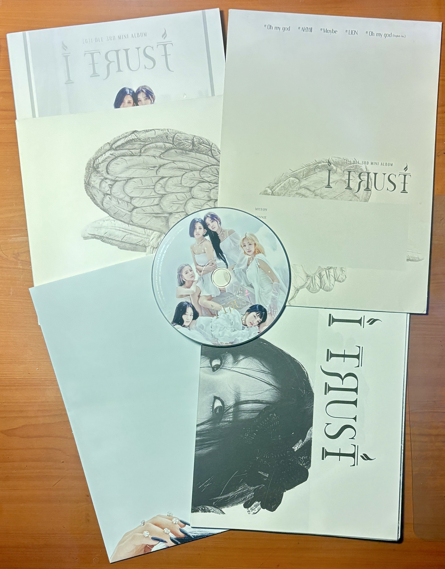 i-dle 空專 I TRUST 白ver.