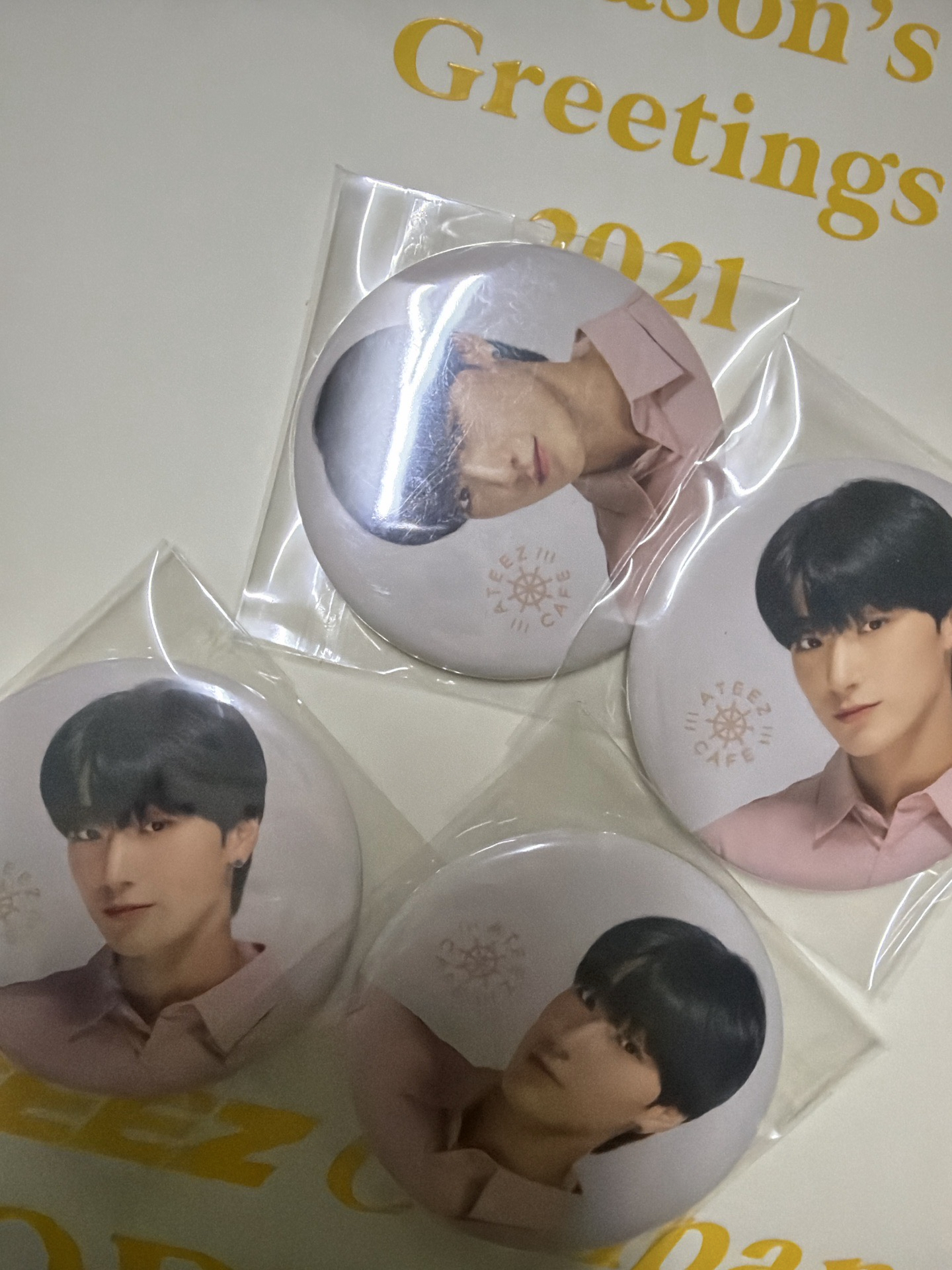 ATEEZ 崔傘 日本CAFE 隨機徽章