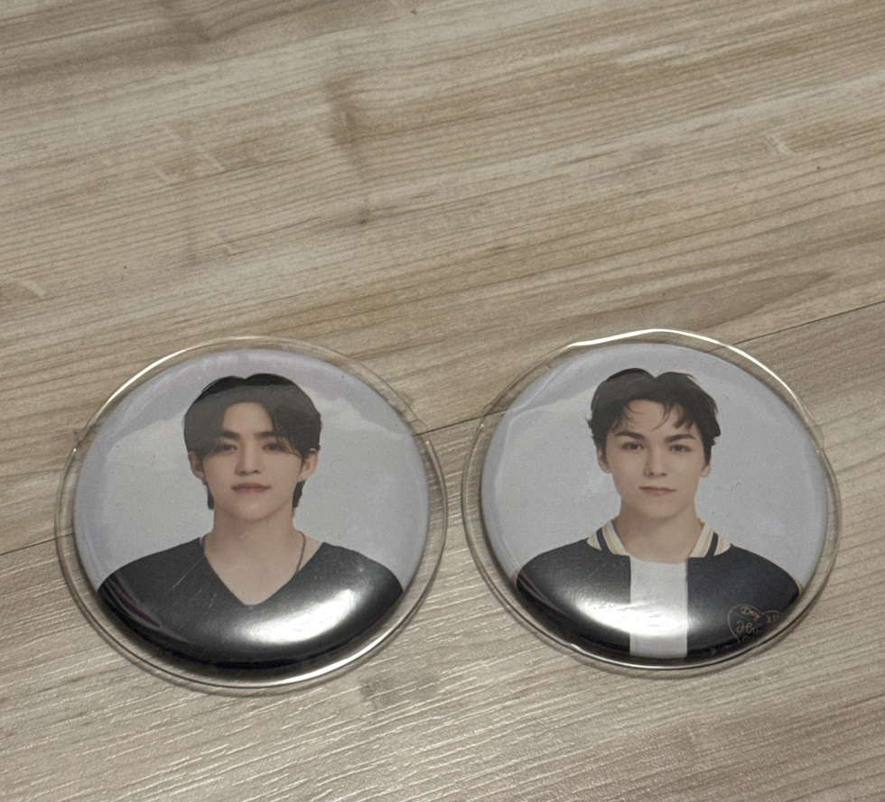 seventeen follow again場週徽章哲率