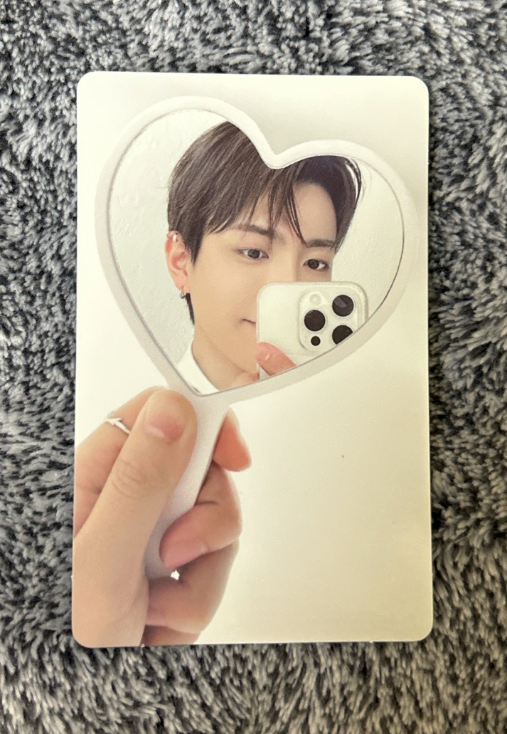 IN YOUR FANTASY 對鏡中