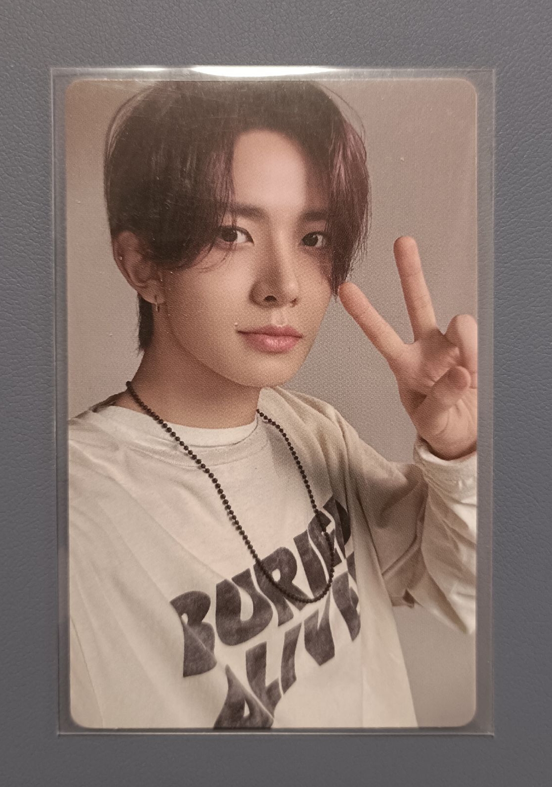 在手指上有小損😔