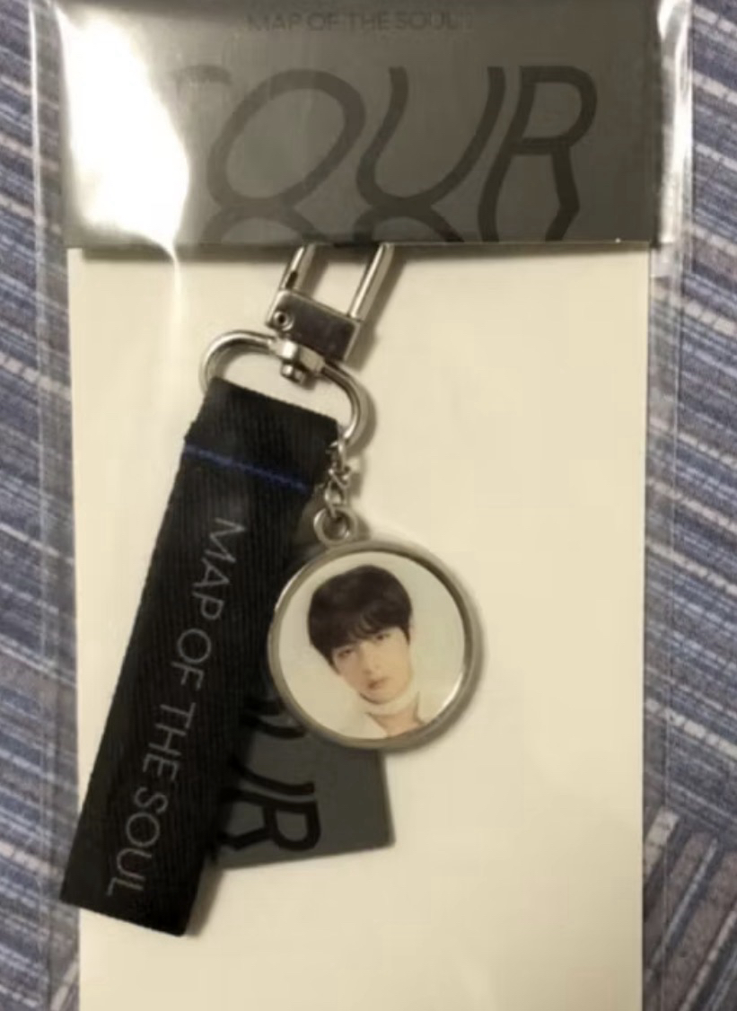 金泰亨 V MAP OF THE SOUL 吊飾