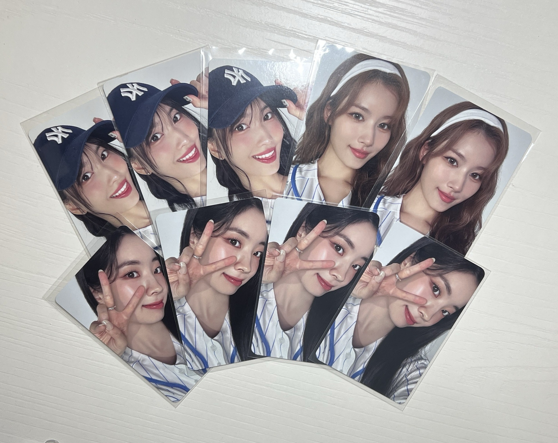 TWICE 九週年線下滿額卡 