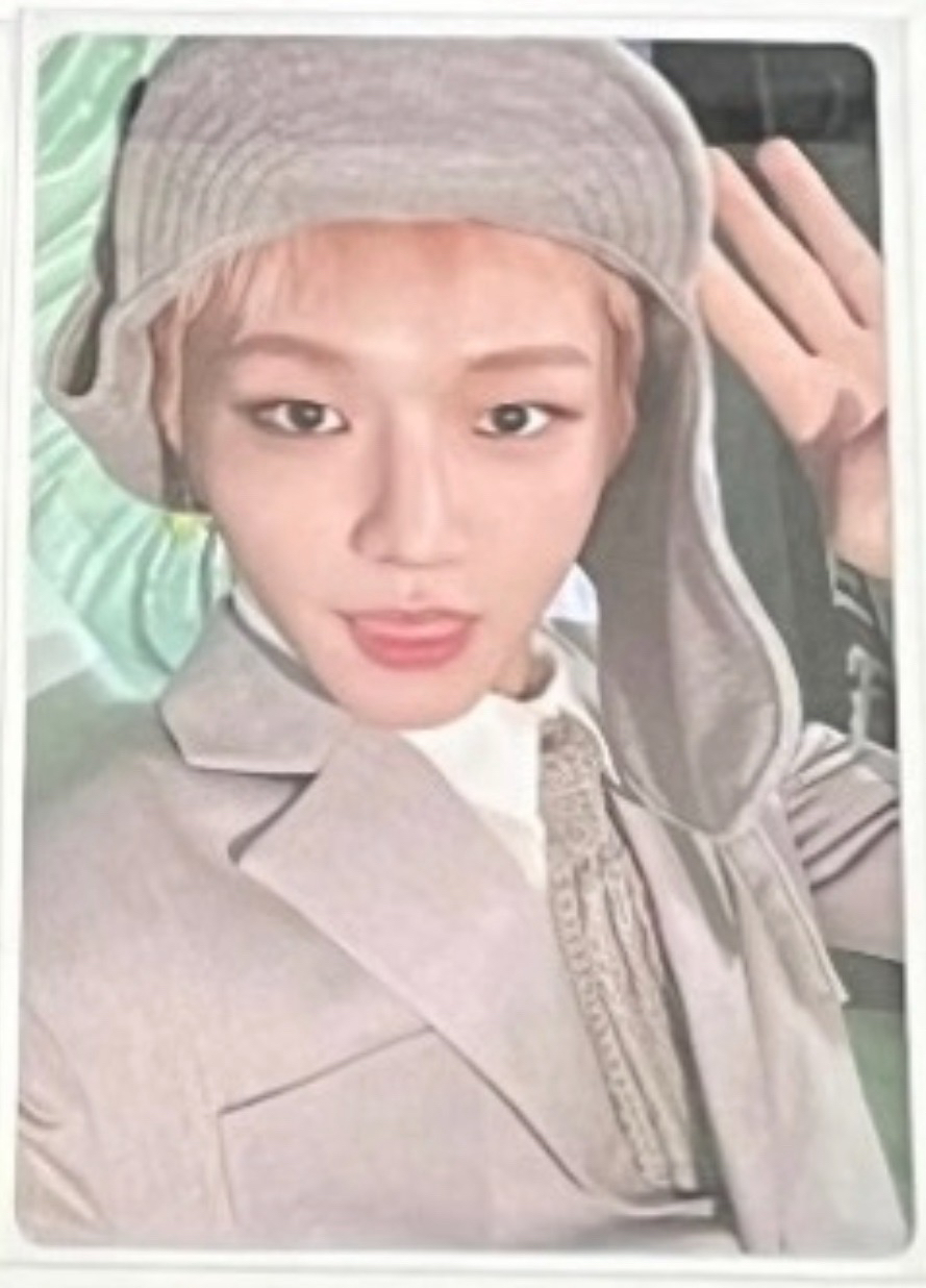 敬個禮吐舌頭👅