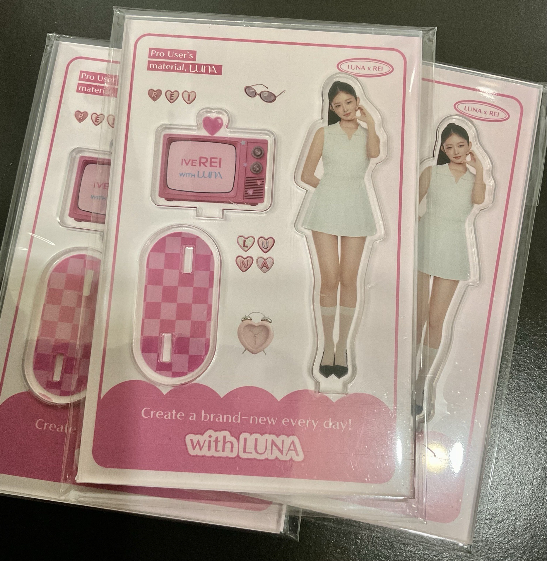 IVE Rei LUNA 聯名立牌