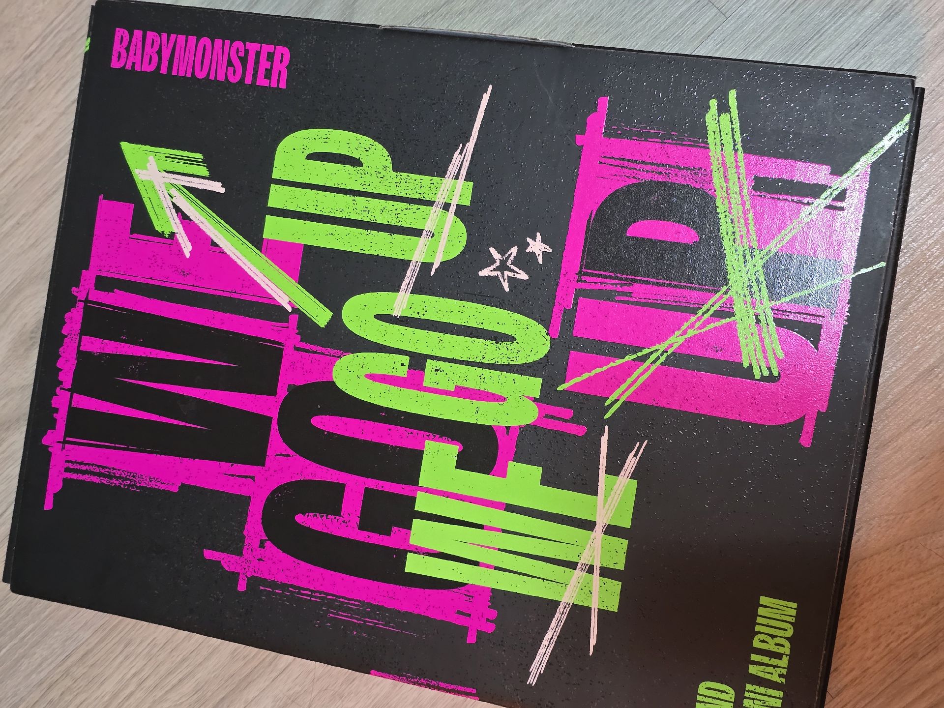 BABYMONSTER WE GO UP 專輯 UP VER 贈台北場0102手幅