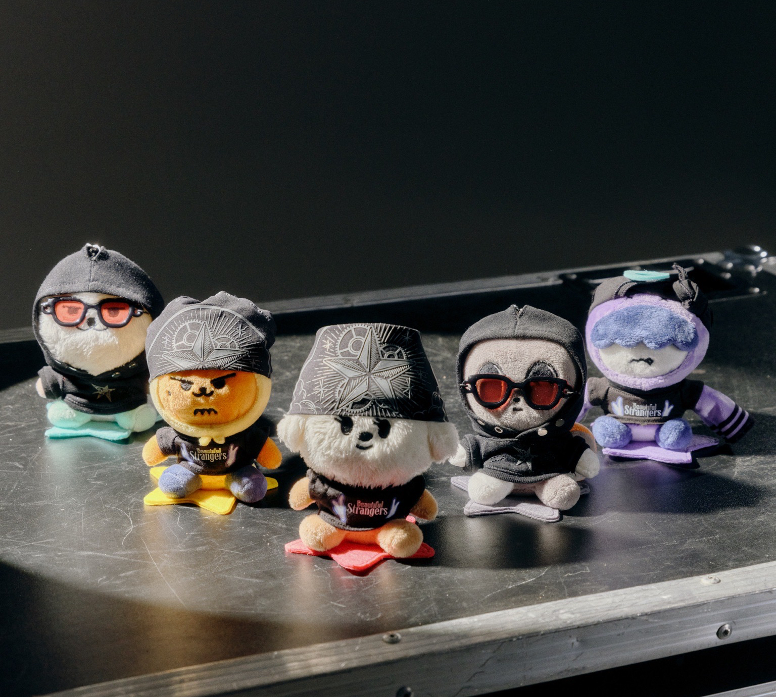 MOA CON 坐娃娃衣