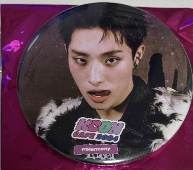 KCON JAPAN 2024 Cafe 咖啡廳徽章  P1Harmony