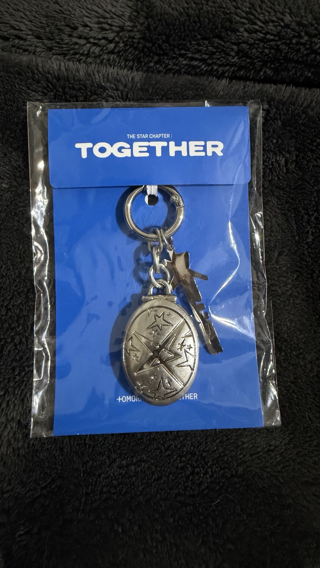 出清一些周邊 TXT BOYNEXTDOOR 