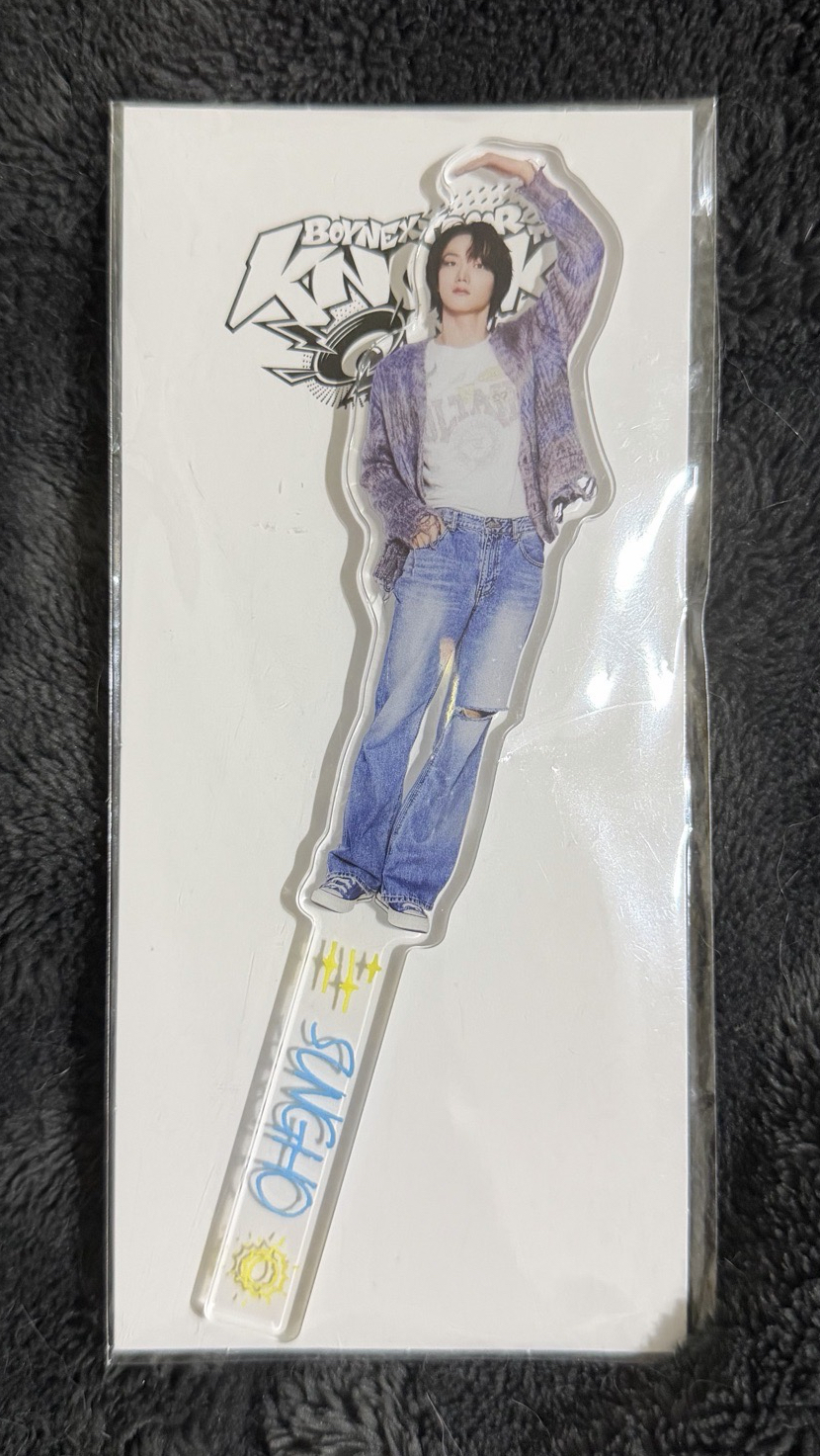 出清一些周邊 TXT BOYNEXTDOOR 