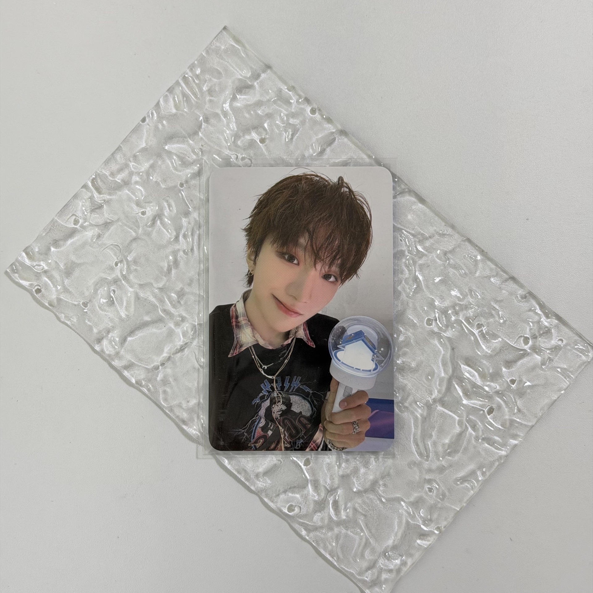 金雲鶴拿著一棟房