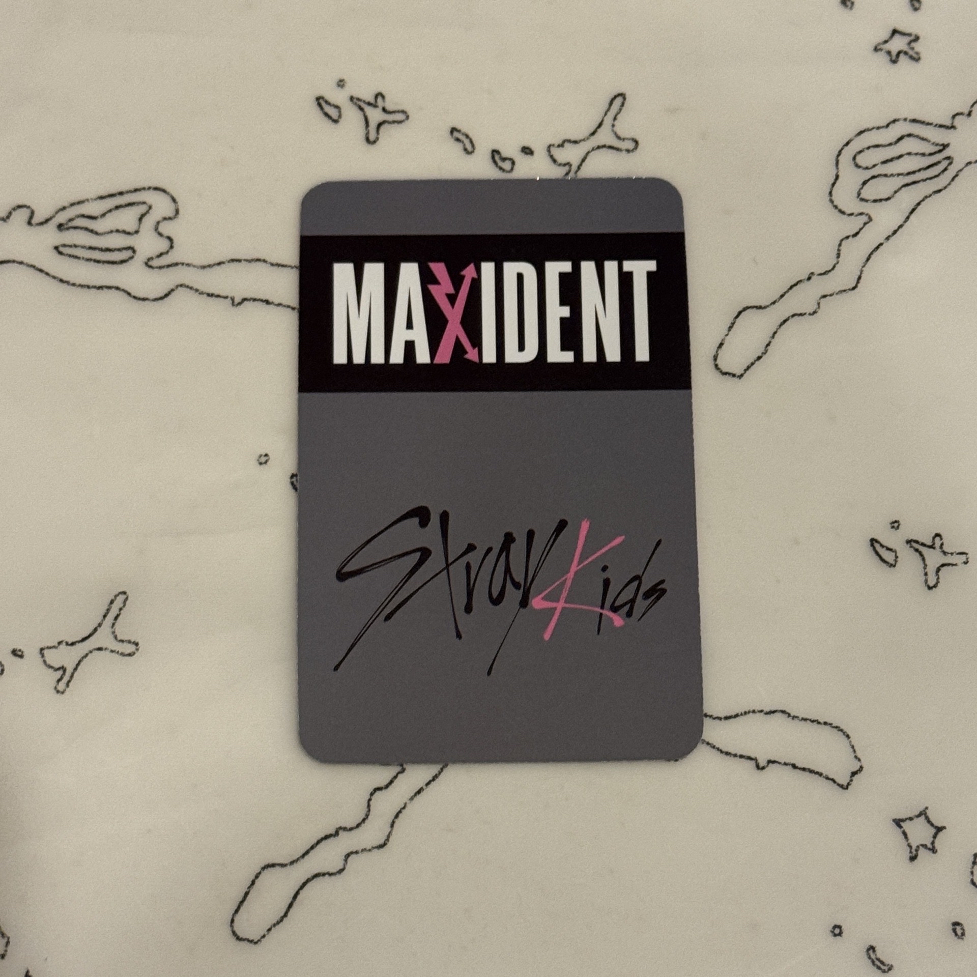 LeeKnow李旻浩 MAXDENT SHOPEE