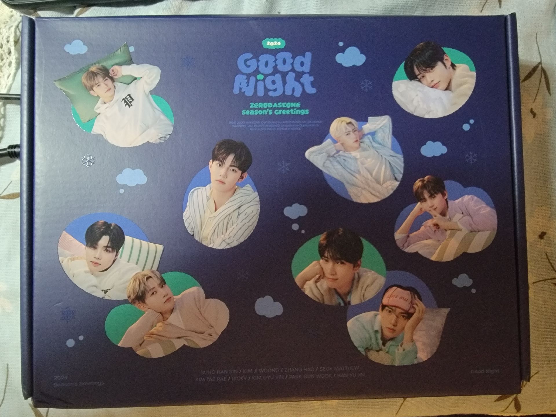 2024 年曆 整組已拆封（不含小卡）