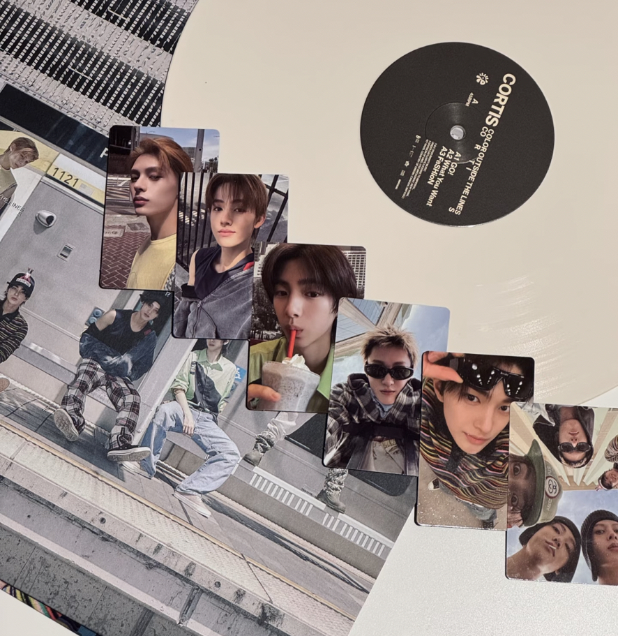 𝘾𝙤𝙧𝙩𝙞𝙨 黑膠小卡🎵