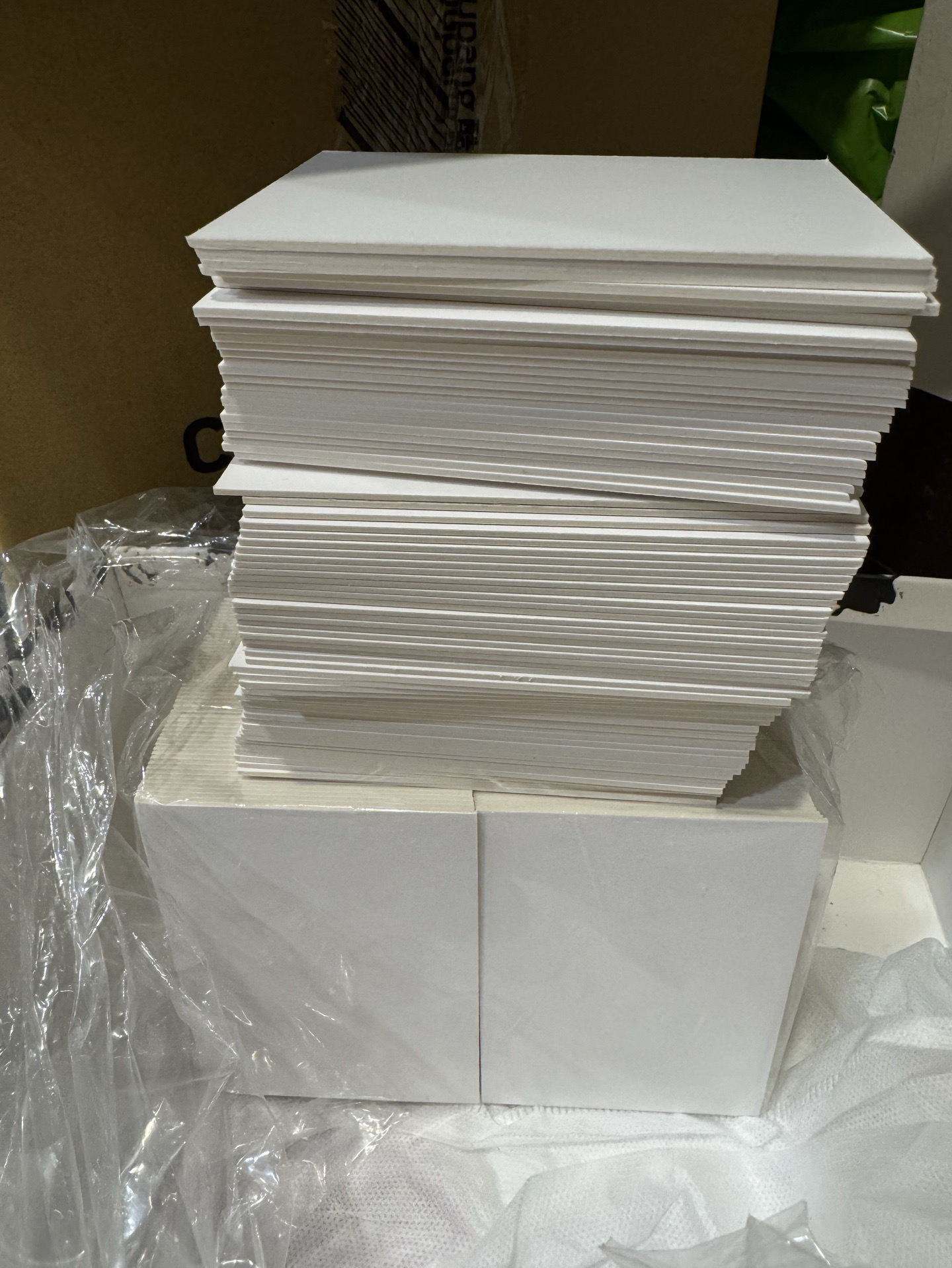 全新硬紙板一個一元