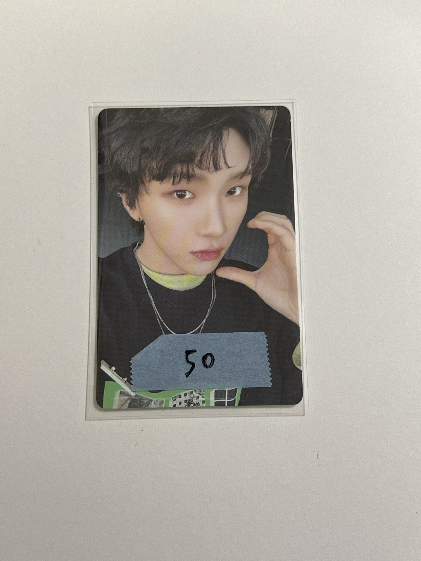 黑衣臉頰愛心鶴