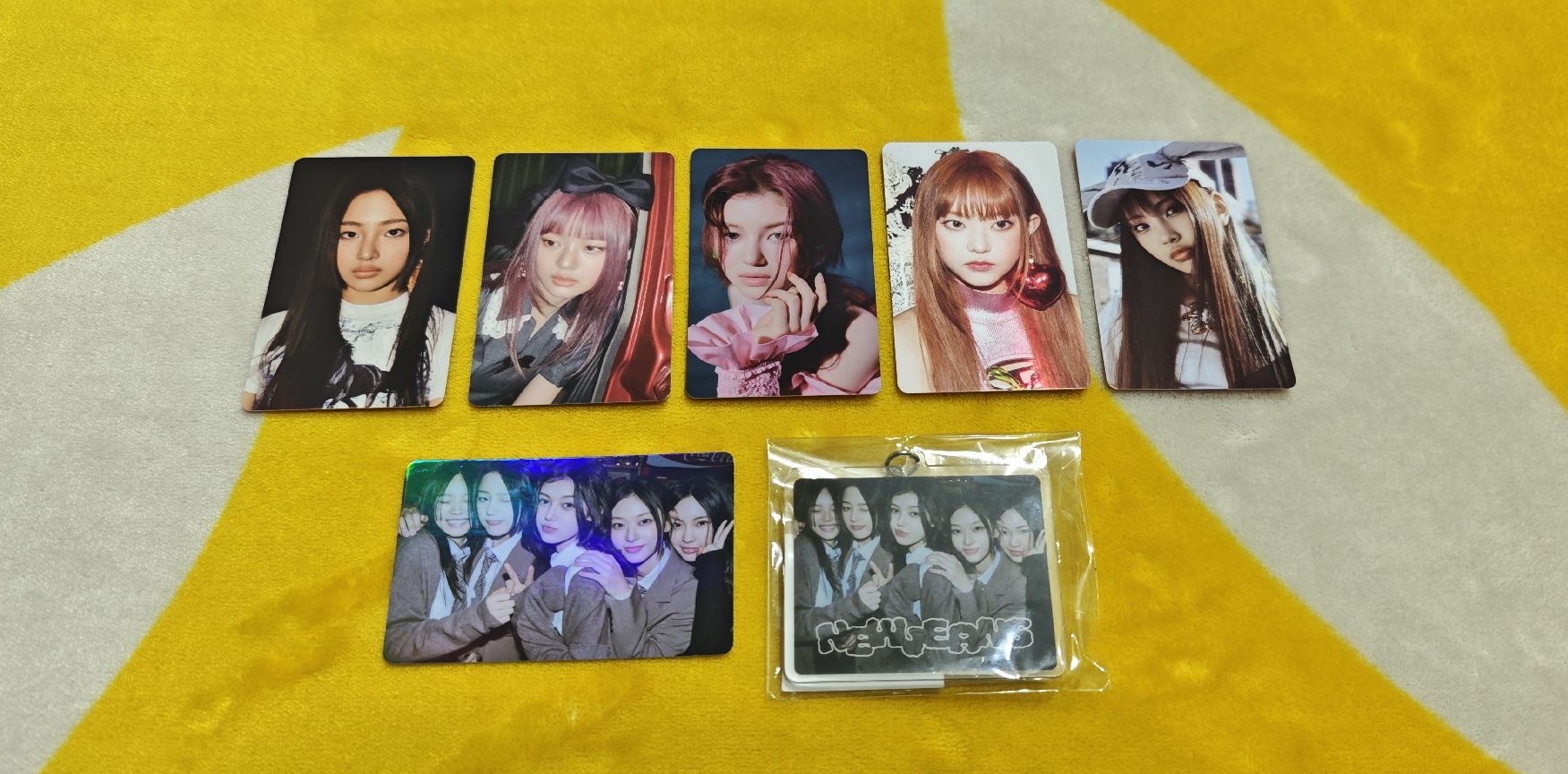 NewJeans OMG WeverseJP 日咖特典小卡組(全套6張+團體吊飾) 【完整無缺】