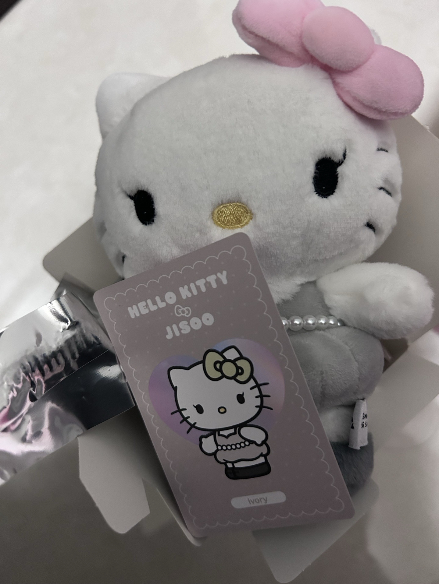 HELLO KITTY &JISOO 粉灰版