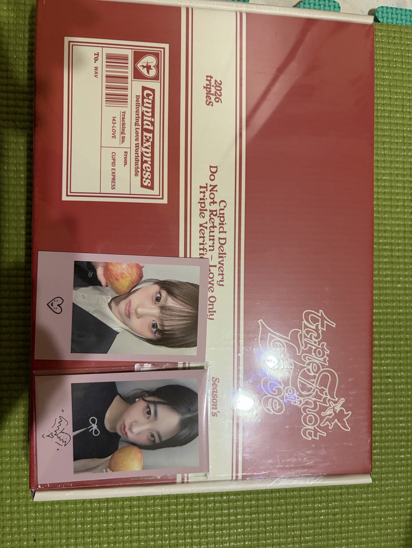 tripleS ' tripleShot of Love ' 2026年曆 