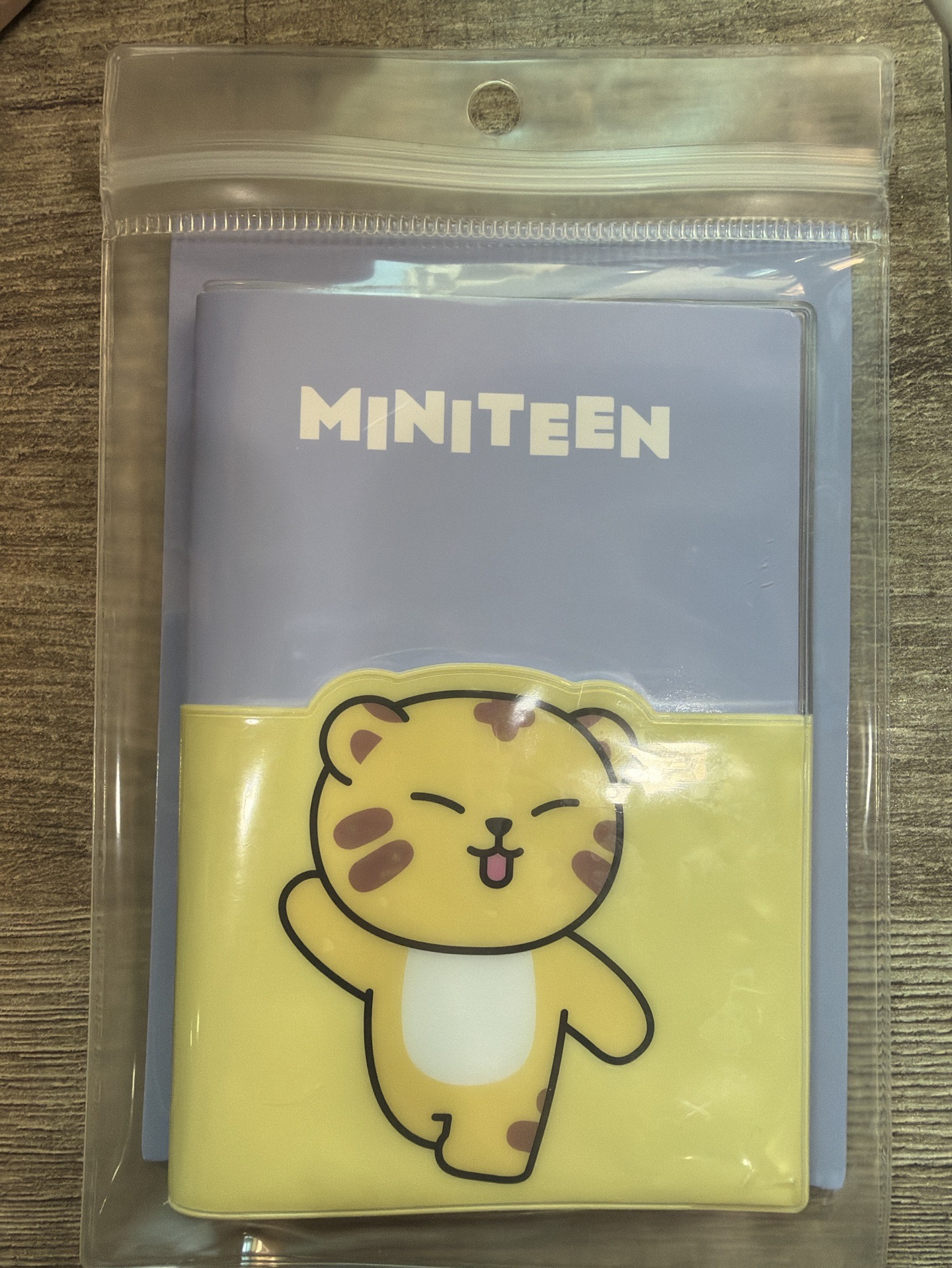 Miniteen 護照套 榮🐯