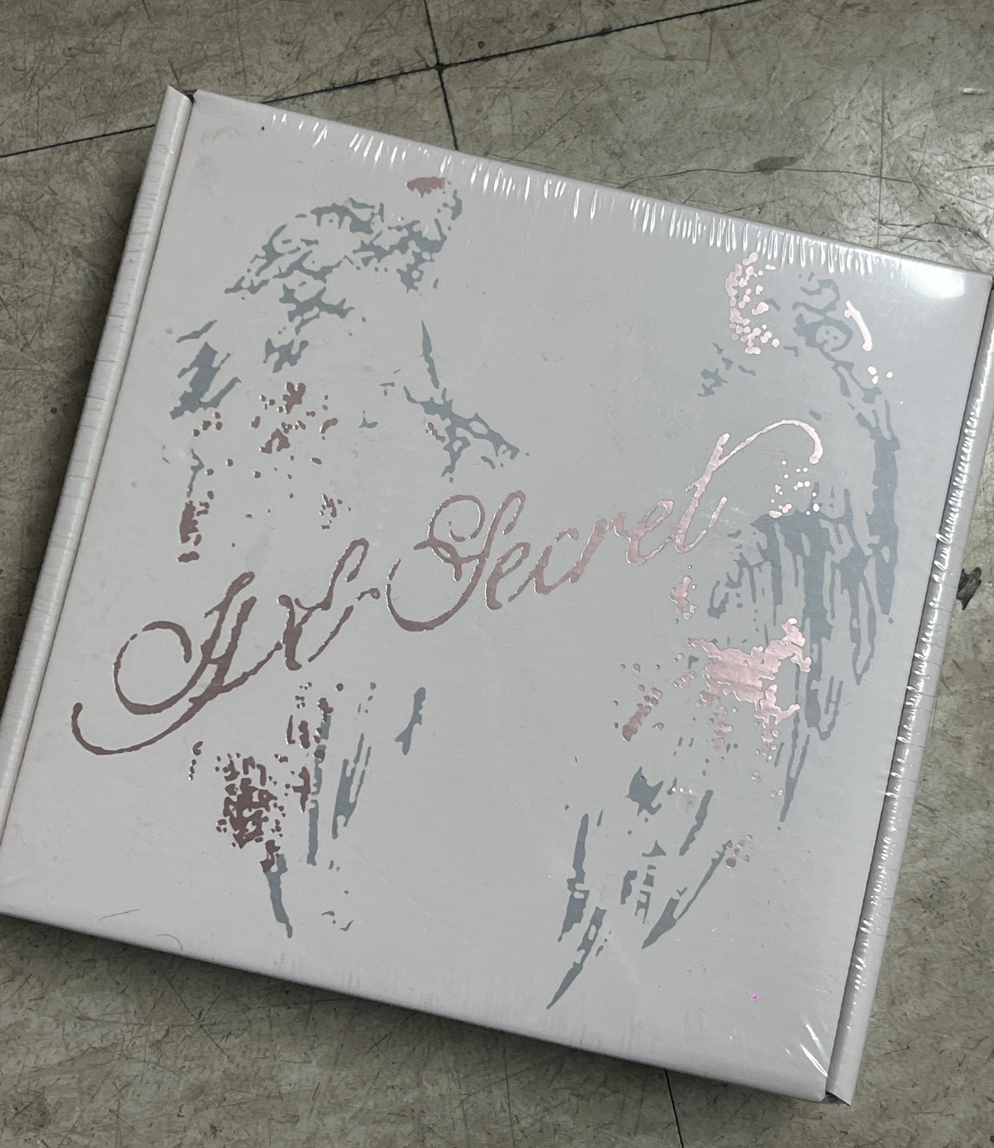 SECRET LOVED IVED 專