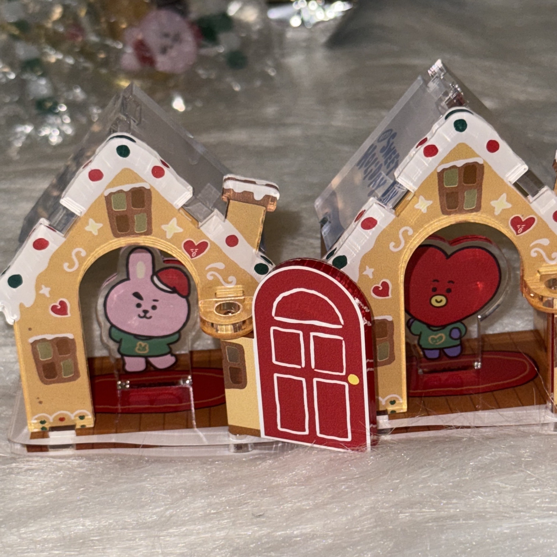 BT21🇯🇵扭蛋 壓克力雪屋立牌小擺件