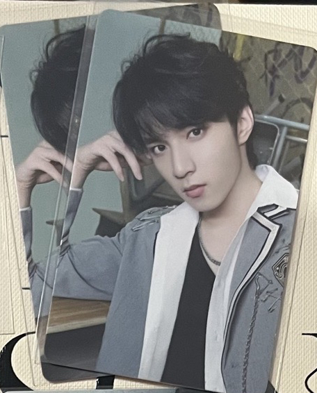 劉耀文二專制服卡