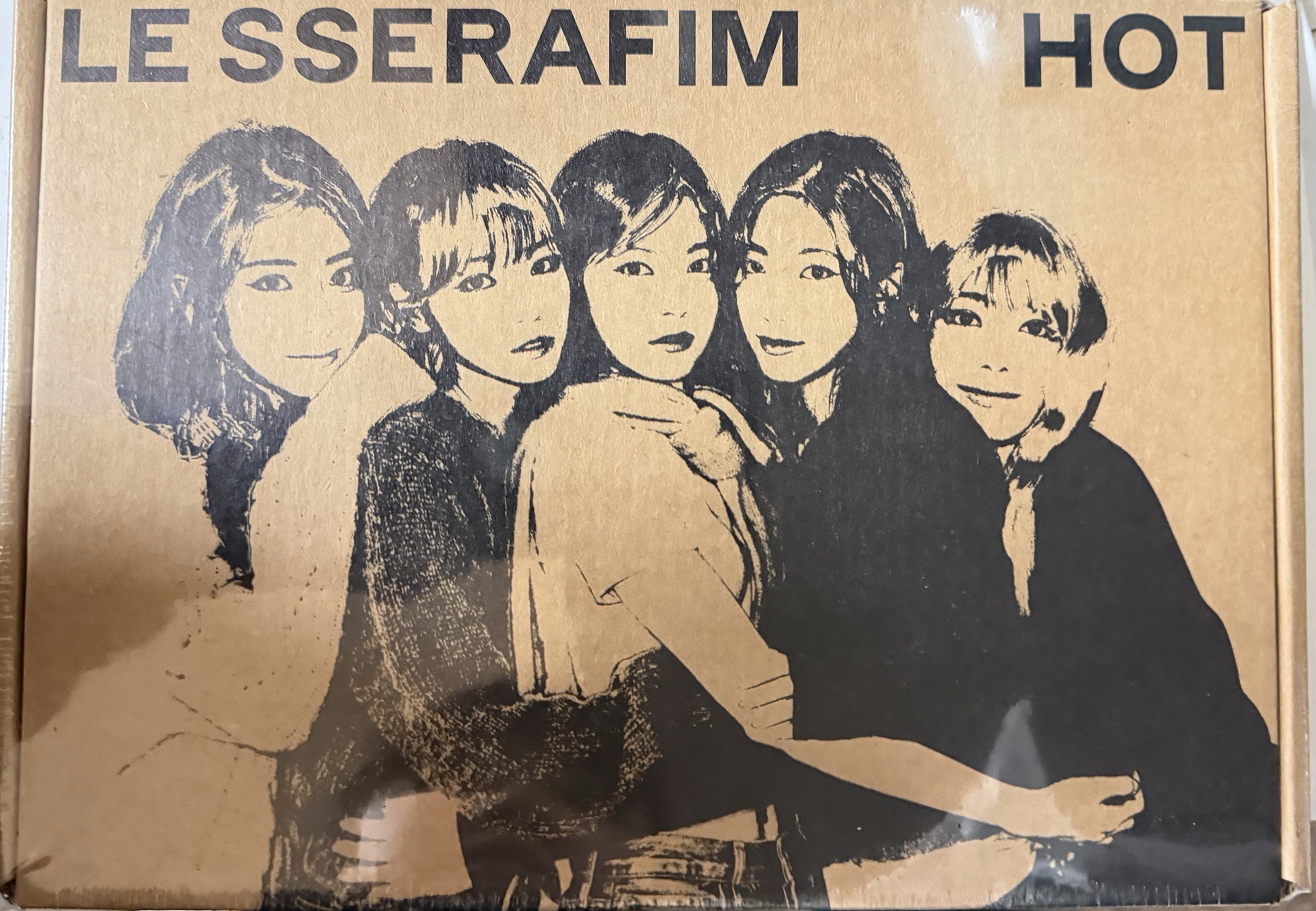 LE SSERAFIM HOT鐵盒專