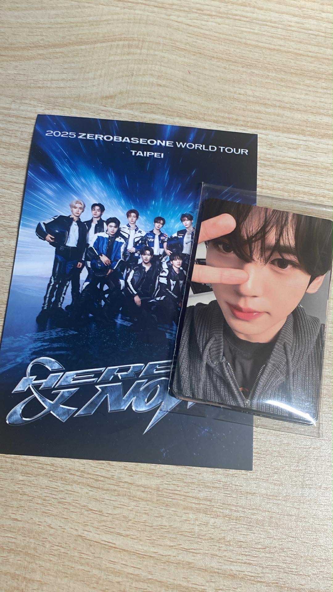 zb1台北演唱會明信片+小卡一套