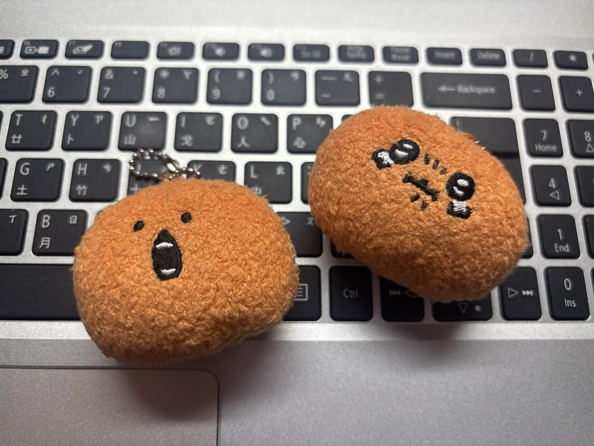 自嘲熊 可樂餅 盲盒搖鈴吊飾