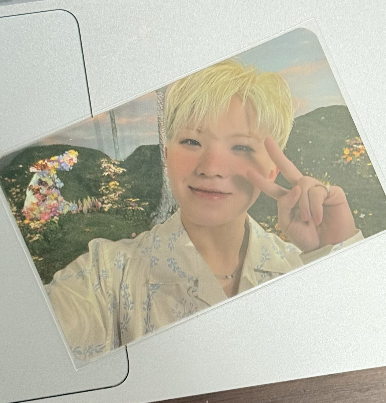 WOOZI 金髮腮紅卡（綁$200）