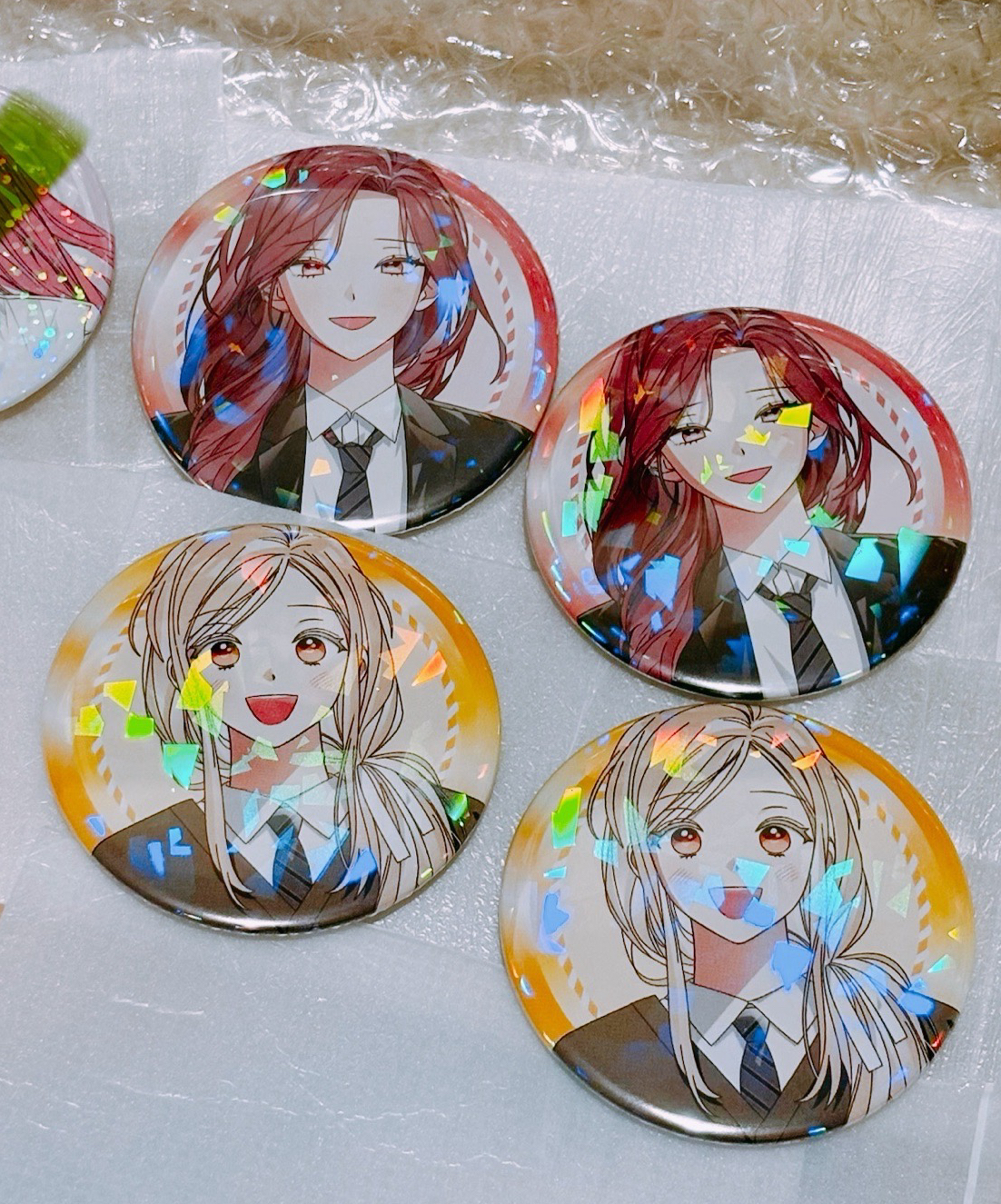 YUNAH/MINJU 胸章在台現貨