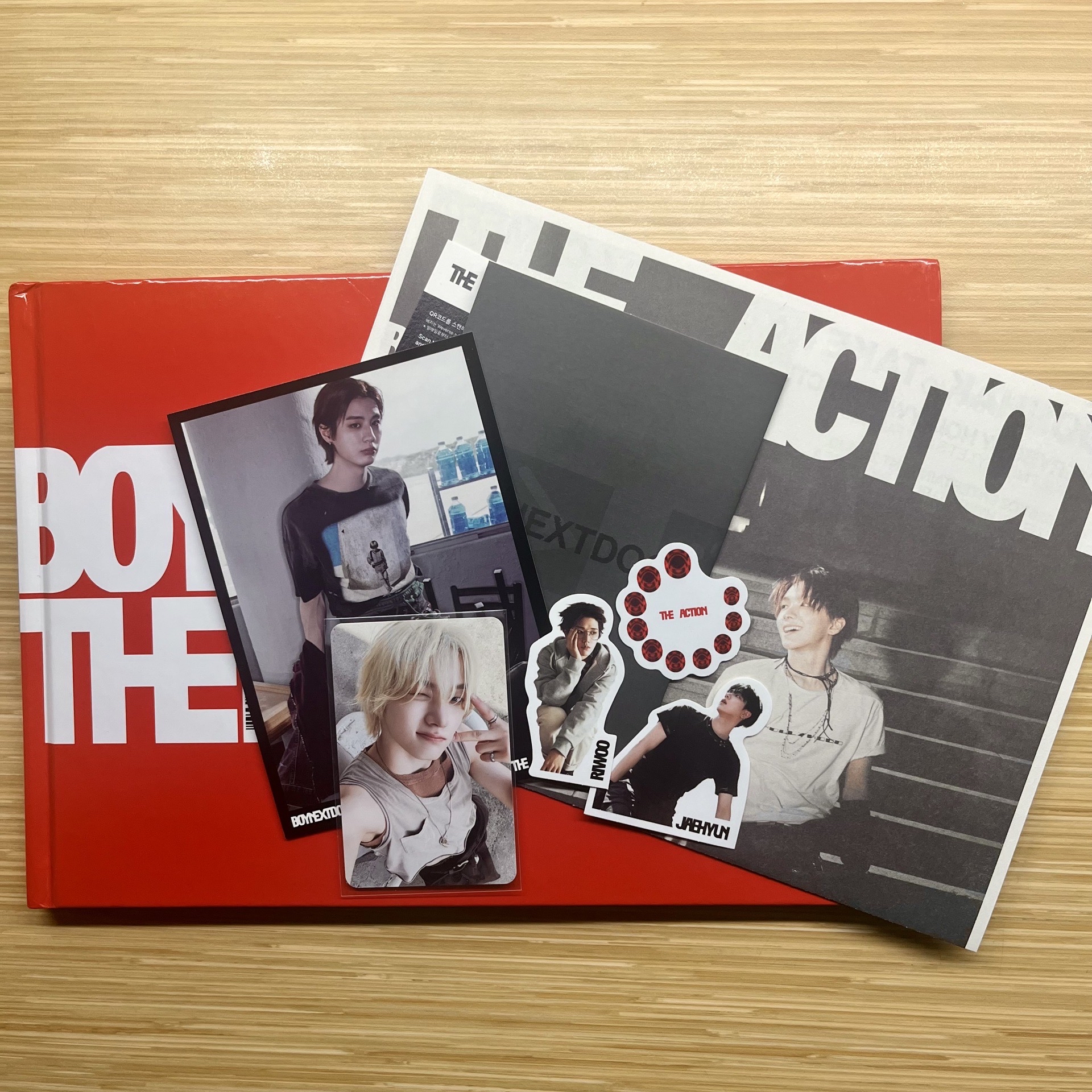 成淏THE ACTION紅專專卡（與專輯一起售 配置如圖）