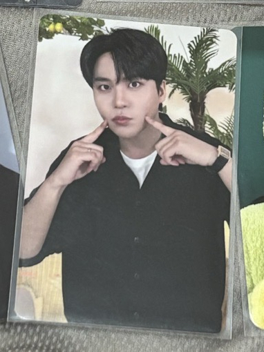 OMG搓臉+嘟嘴呃呃呃