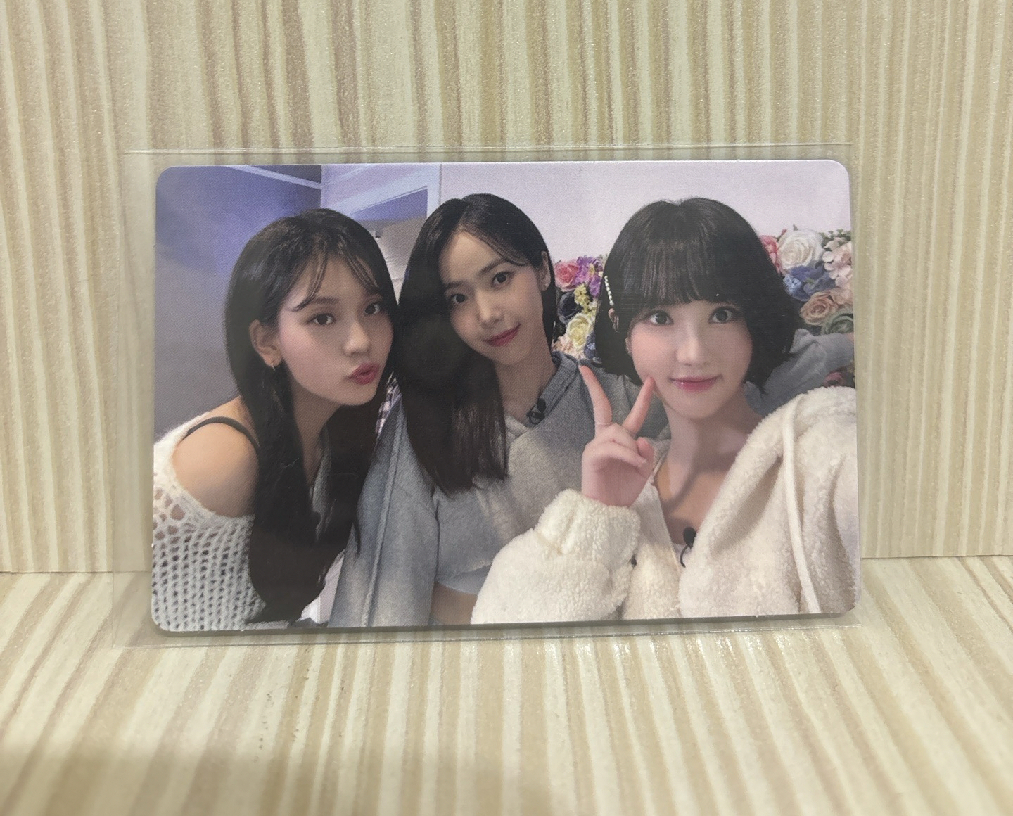 VIVIZ 出道專團卡