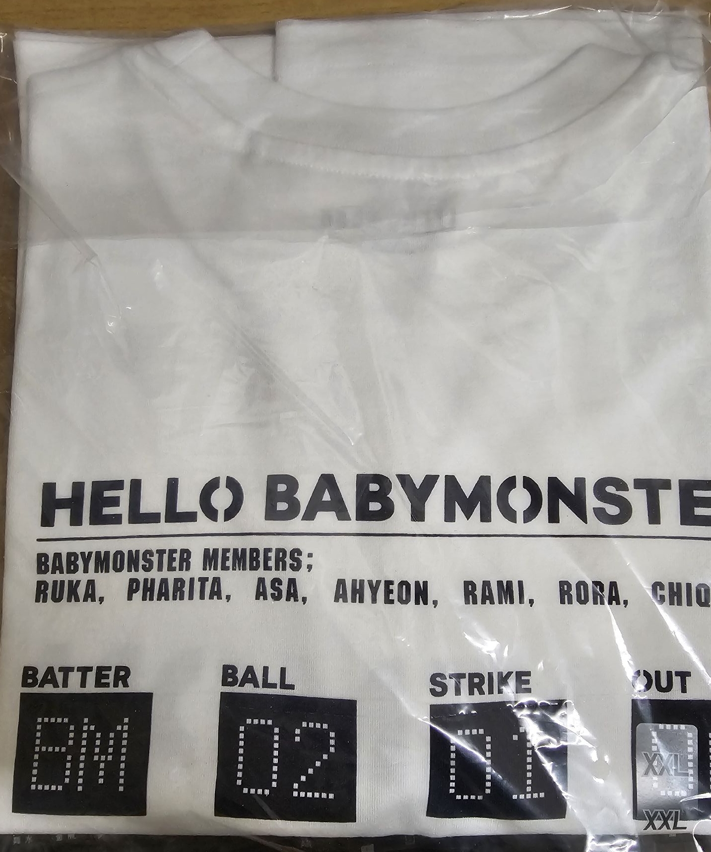 BABYMONSTER x Uniqlo T恤 