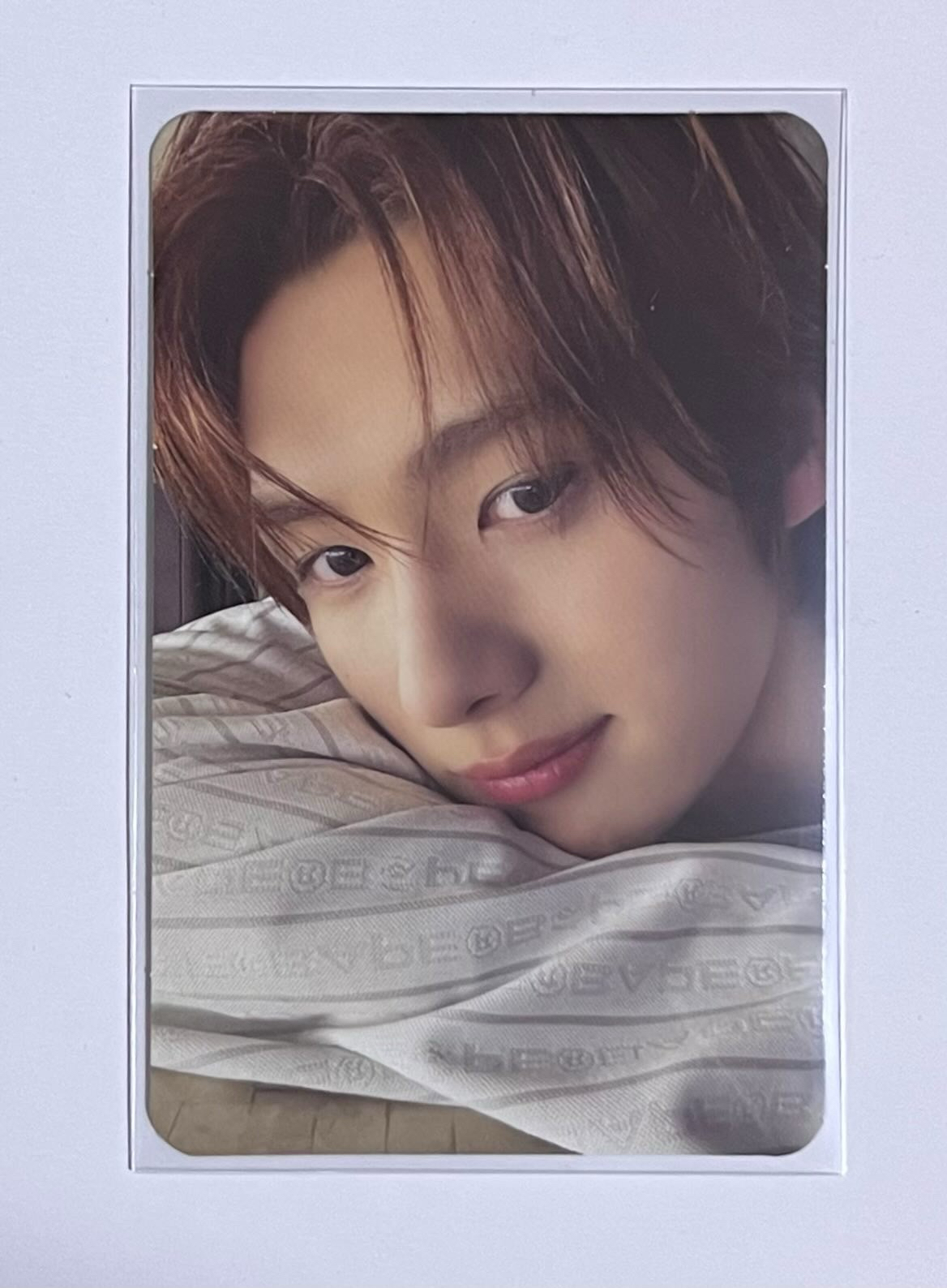 深情款款望著你的英宰„ᴗ̀ ̫ᴗ́„（午休趴睡版）