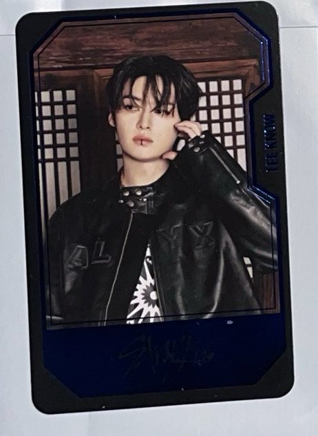 裝不在意比心🐰