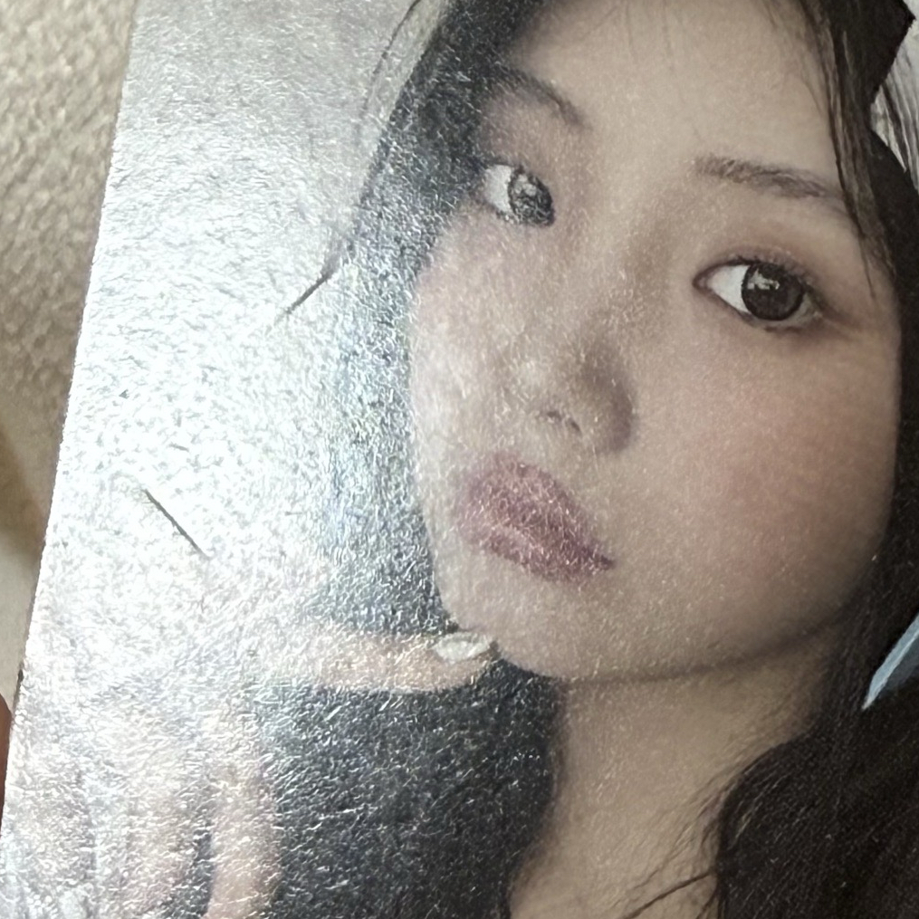 G（有壓痕看圖，多帶一張成員）