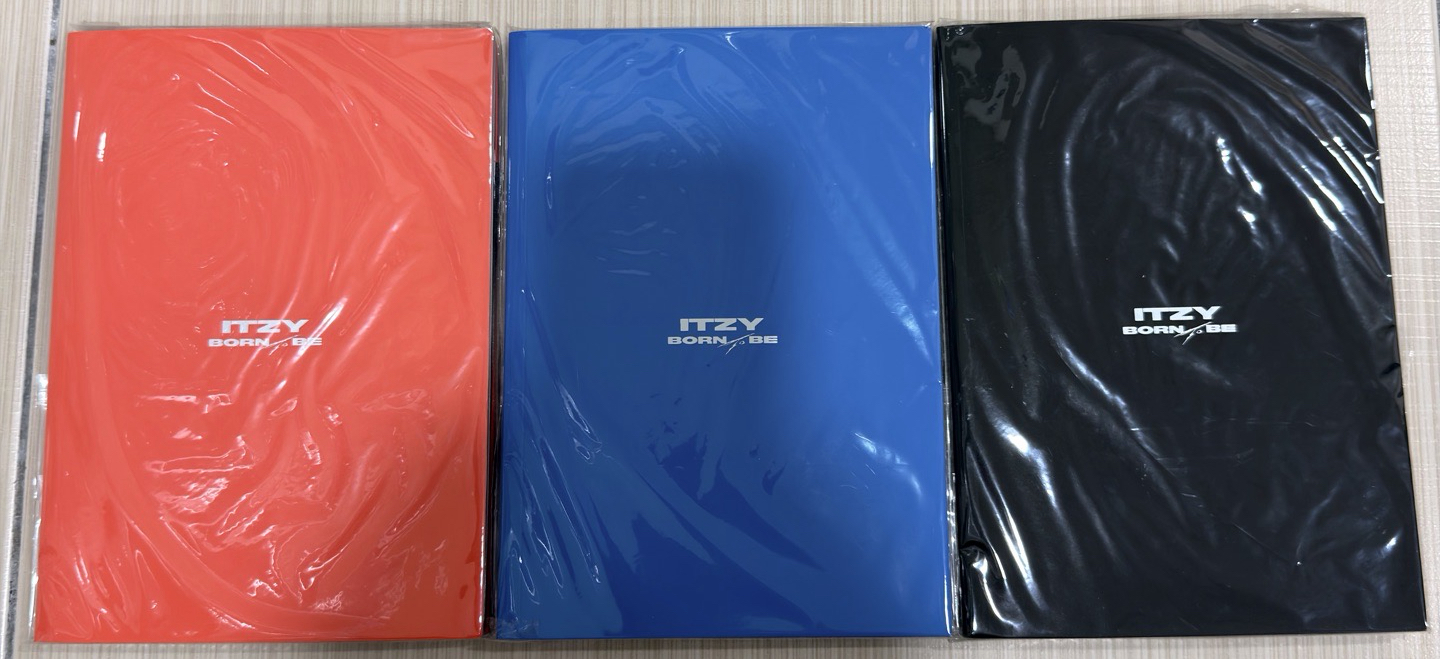 ITZY(有3版)有需要再私訊我要哪一版