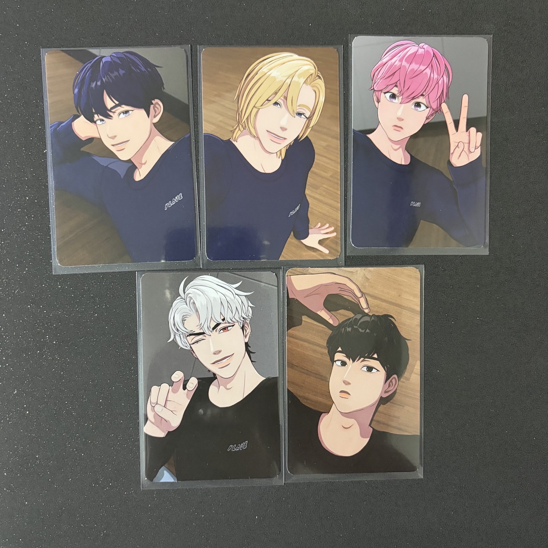 初演唱會/三月卡包5張不拆