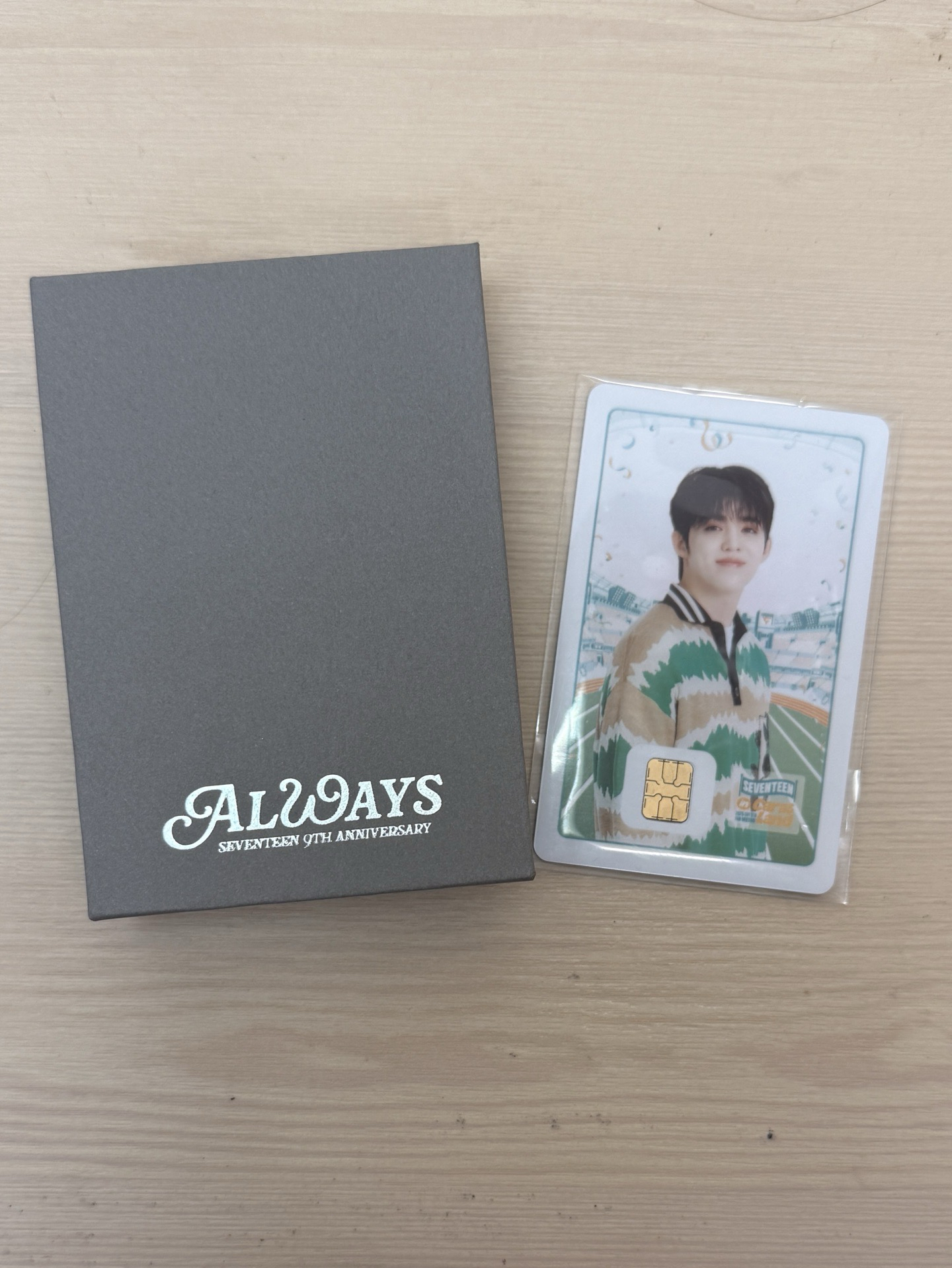 九週年項鍊、交通卡（哲）