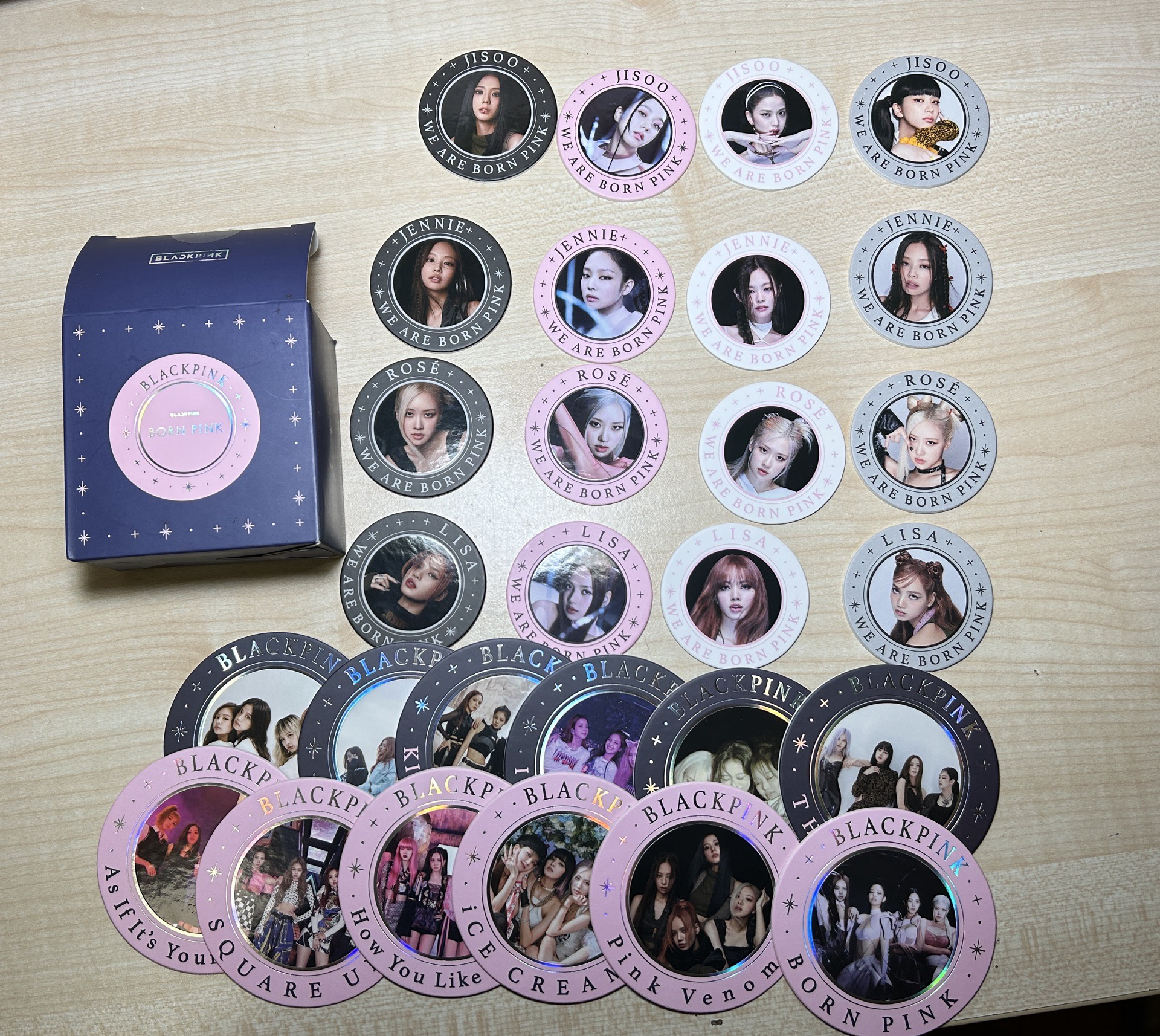 BORN PINK 圓形照片卡組