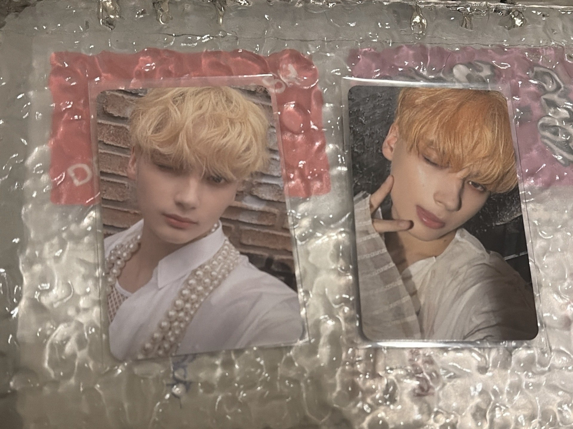 不同角度的金髮帥哥