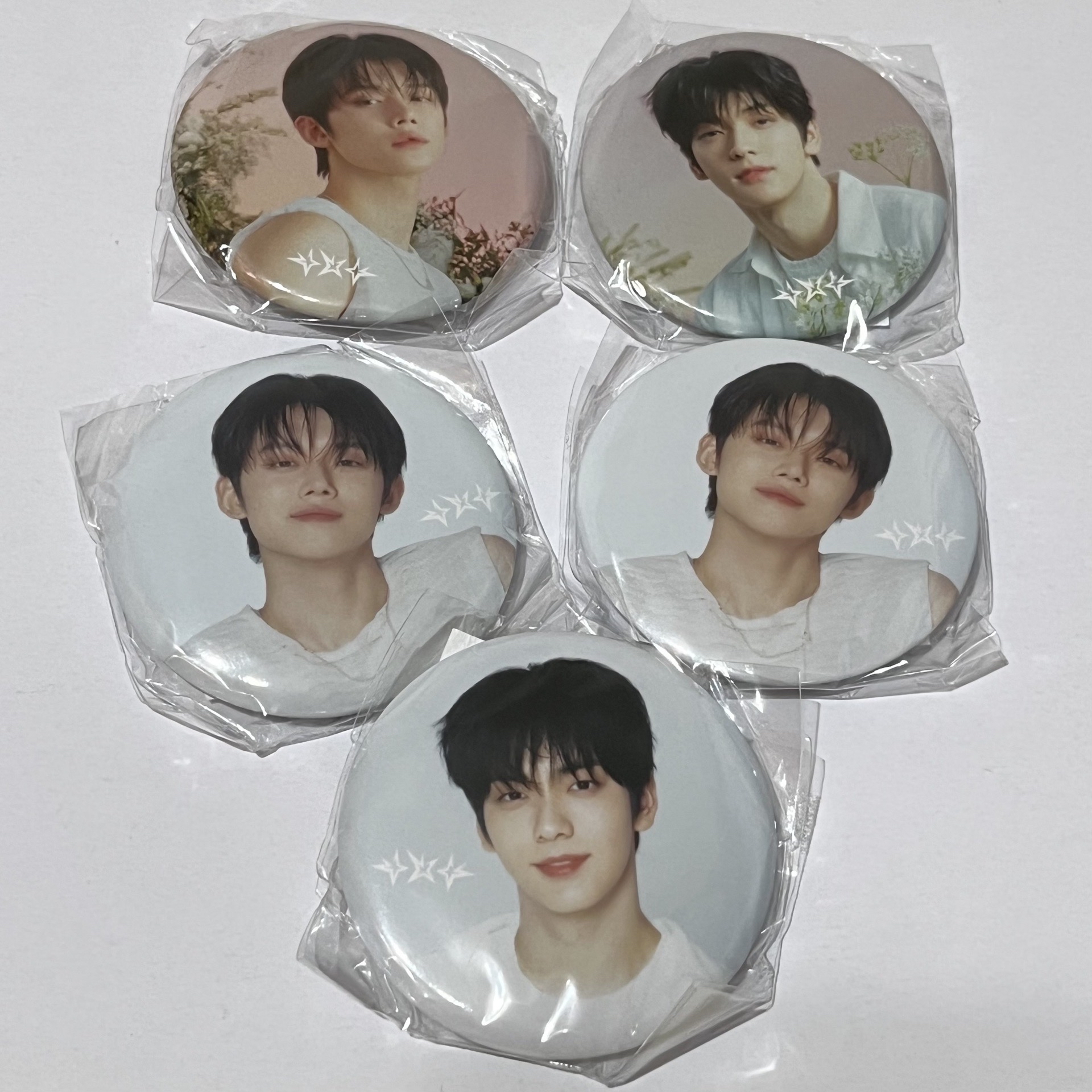 TXT日巡 扭蛋徽章 然竣 秀彬