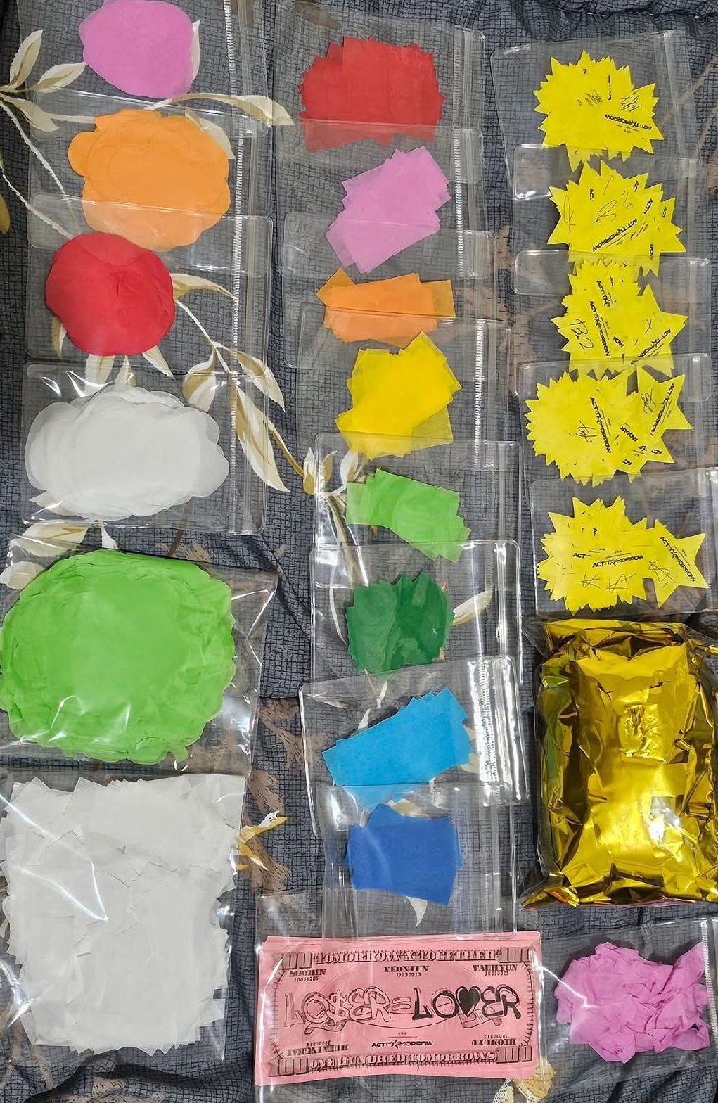 TXT小卡 贈演唱會星星、紙花、紙鈔（規則請點開參閱