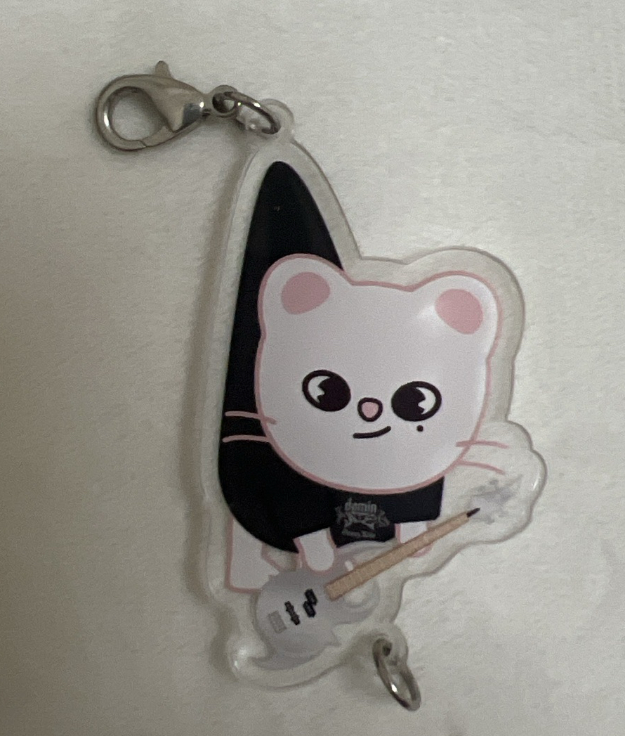 世巡隨機吊飾小貂