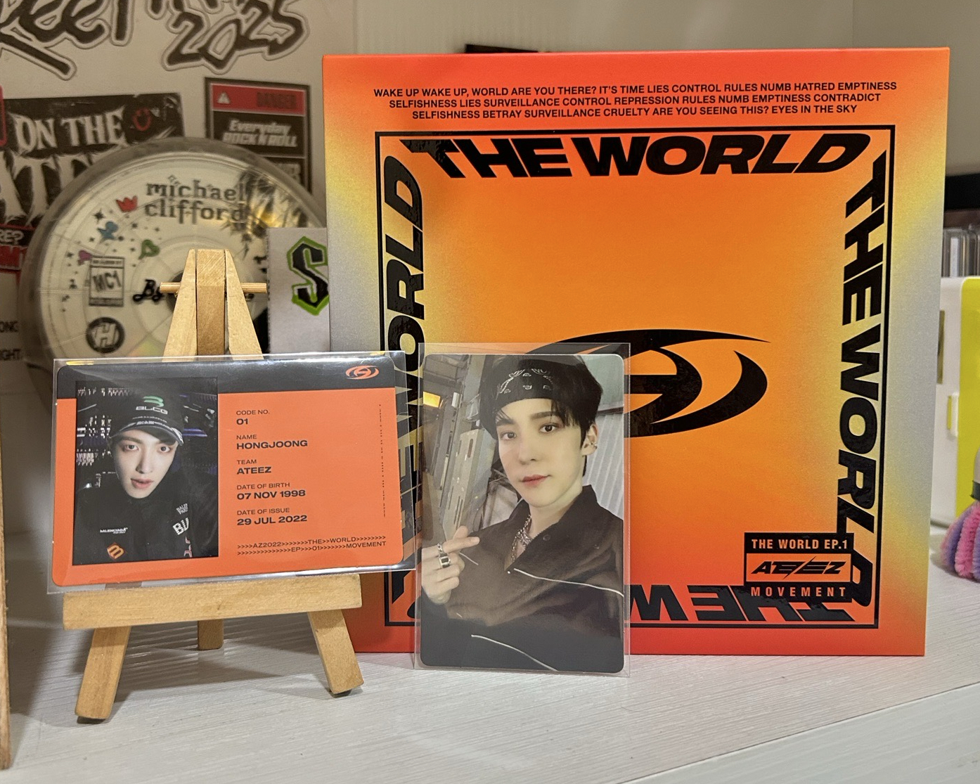 The world ep.1專輯含卡整組售