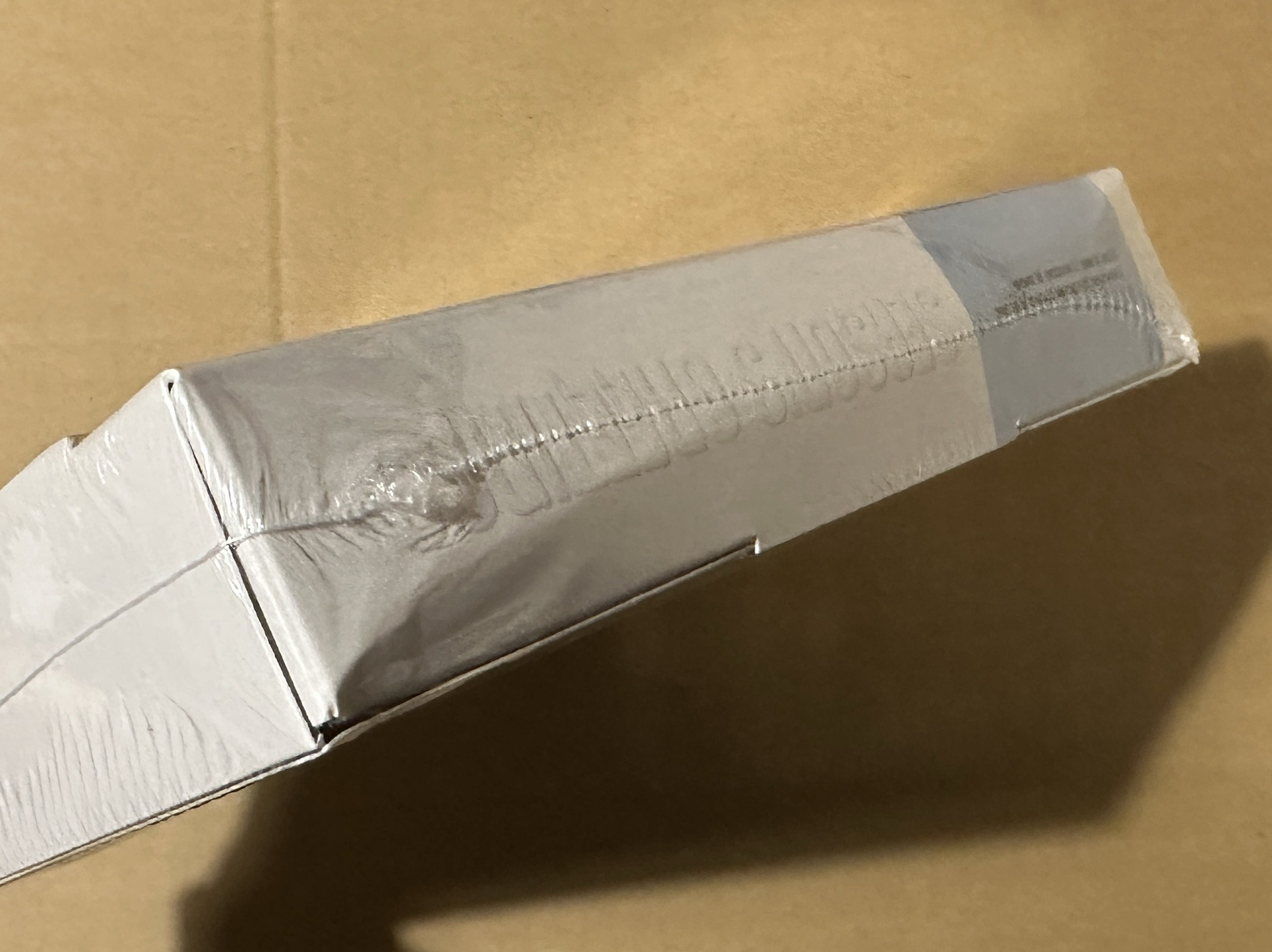 全新未拆年曆（剩一本有盒損的如圖）