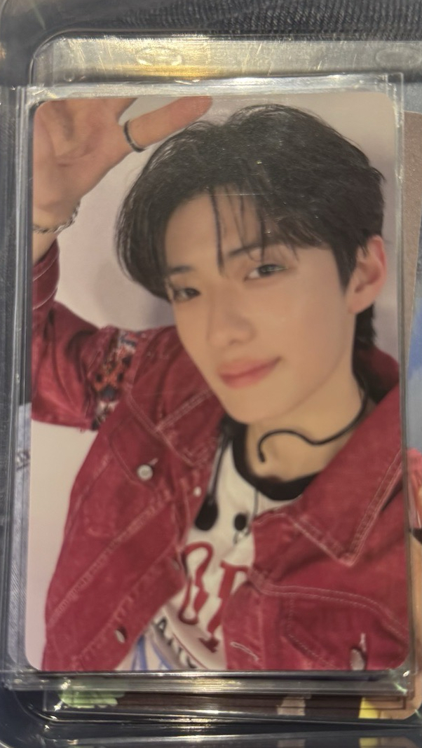 鄭相炫展覽卡 紅衣